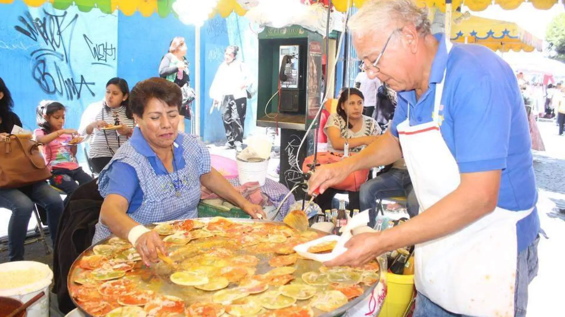 Ayuntamiento otorga permisos para instalación de comerciantes en nueve iglesias 